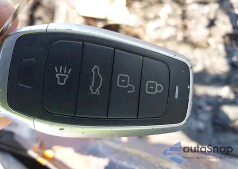 2017 Jaguar Xe 25T Premium z USA, uszkodzony, nr VIN SAJAD4BG0HA954782